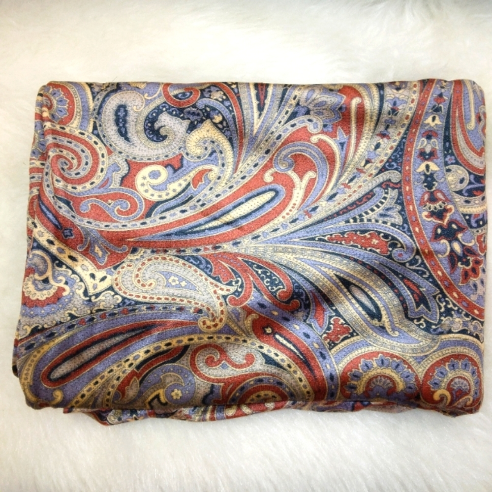FABRIC Synthetic 80s 2-way knit in blue and rust paisley with nap